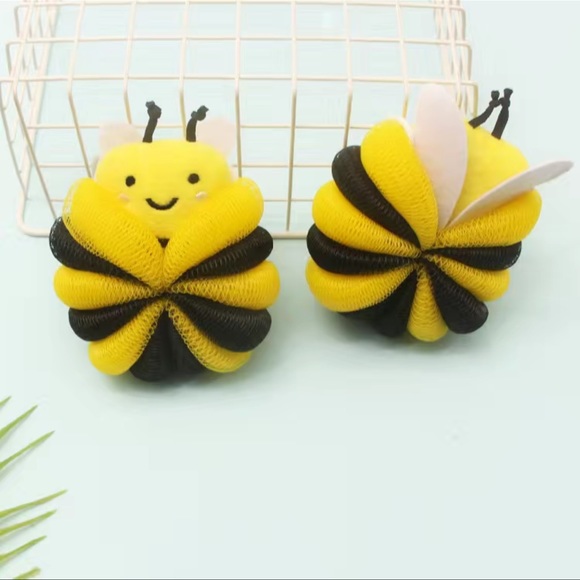 1 pc Yellow and Black Bumble Bee Loofah Bath Washing Exfoliating Sponge - Picture 2 of 5